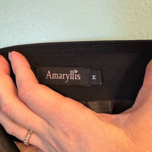 Amaryllis , black skirt, size medium. - Picture 2 of 3